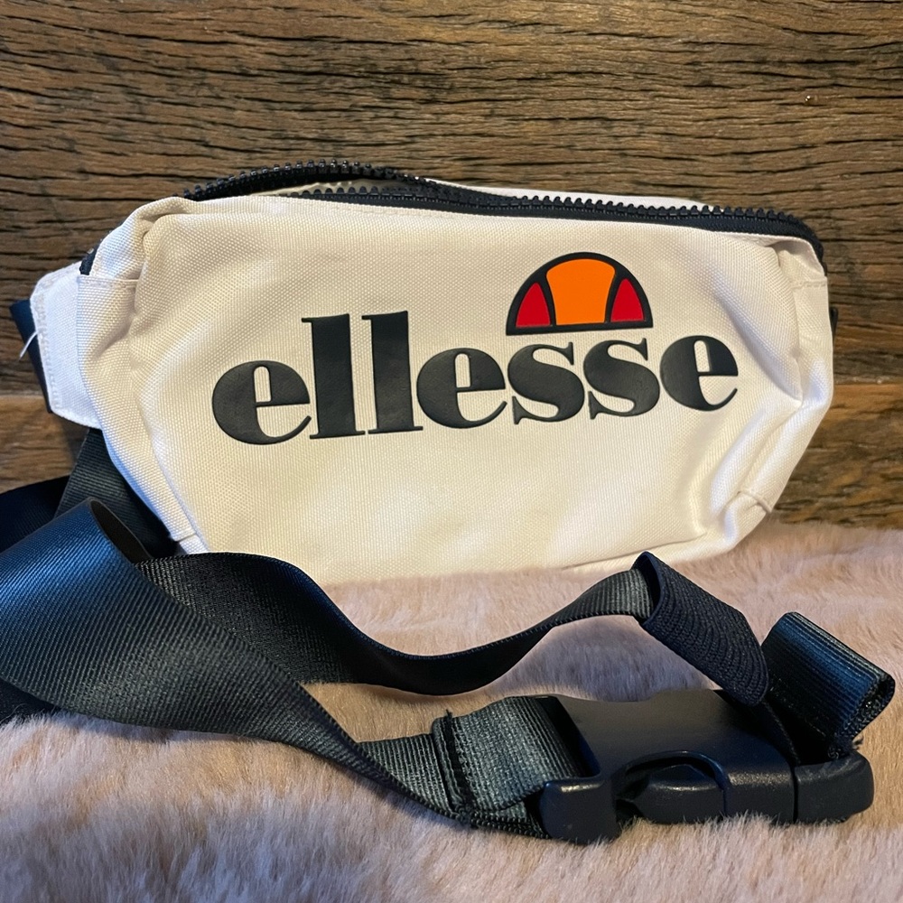 Ellessee fanny pack